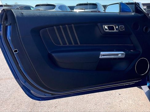 Used 2017 Ford Mustang GT Premium w/ Equipment Group 401A RWD image 20