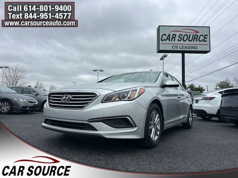 Used 2017 Hyundai Sonata SE image 1