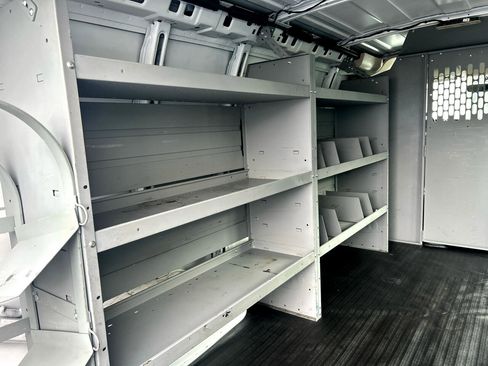 Used 2018 GMC Savana 2500 w/ Driver Convenience Package image 7