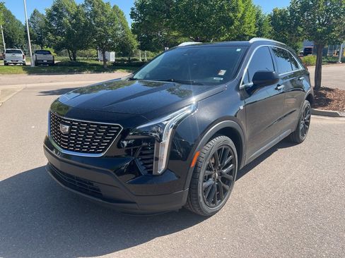 Used 2023 Cadillac XT4 Luxury w/ LPO, Onyx Lite Package AWD/4WD image 9
