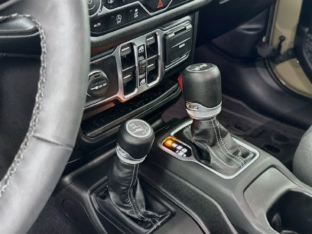 Used 2025 Jeep Wrangler Unlimited Sport AWD/4WD image 20
