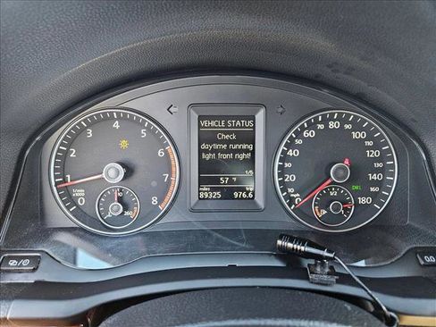 Used 2012 Volkswagen Eos Lux image 11