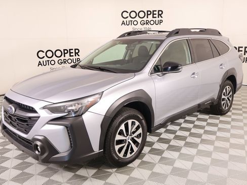 Used 2025 Subaru Outback Premium AWD/4WD image 10