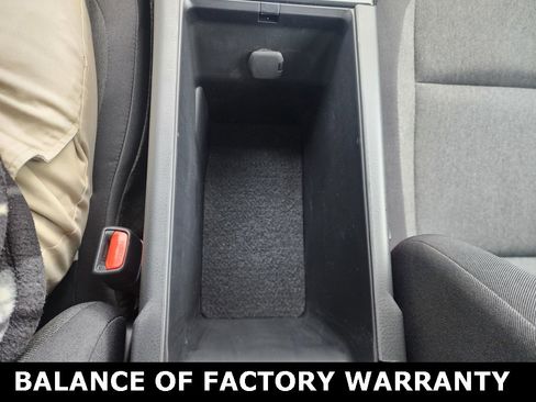 Used 2025 Toyota Camry SE image 38