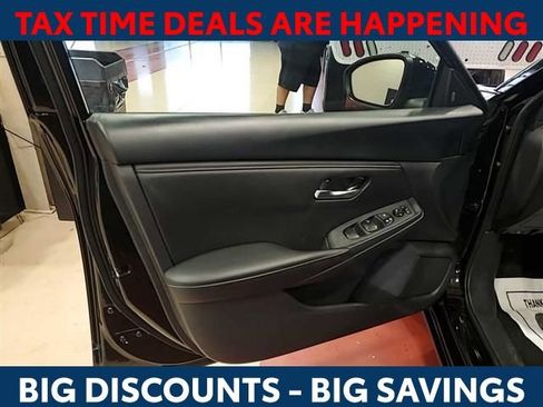 Used 2023 Nissan Sentra SV image 4