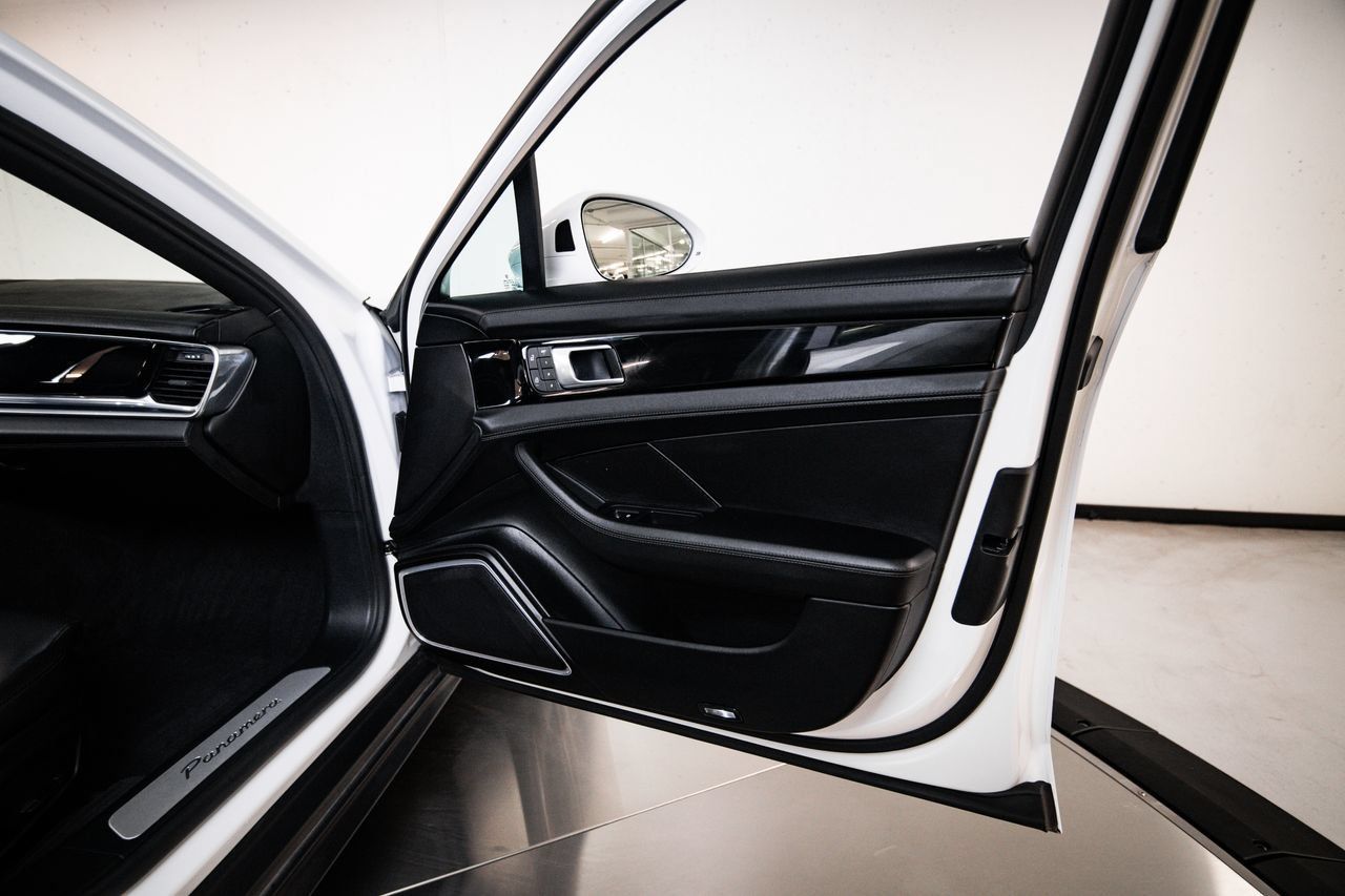 Certified 2023 Porsche Panamera image 27