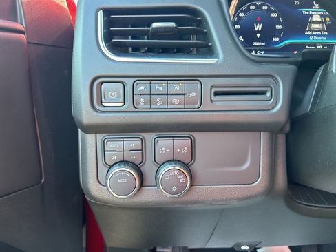 Used 2022 Chevrolet Tahoe Z71 w/ Luxury Package image 17