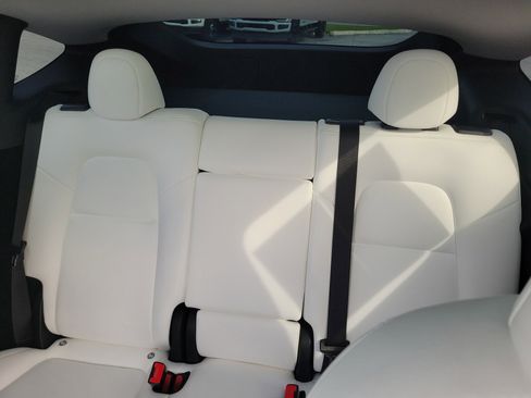 Used 2023 Tesla Model Y Long Range image 11