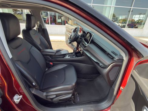 Used 2022 Jeep Compass Trailhawk w/ Sun and Sound Group image 11