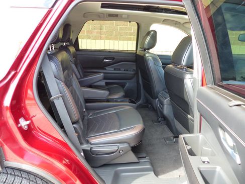 Used 2022 Nissan Pathfinder Platinum w/ Cargo Package image 44