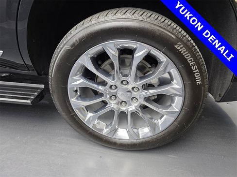 Used 2023 GMC Yukon Denali w/ Advanced Technology Package image 21