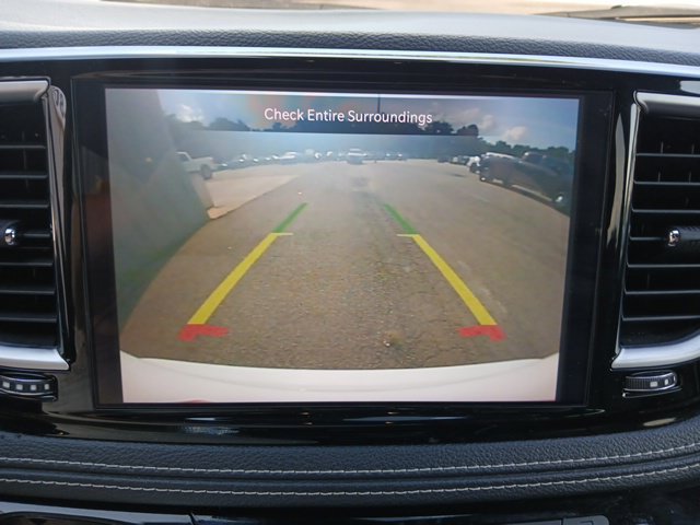 Used 2025 Chrysler Pacifica Limited FWD image 39