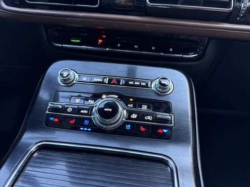 Used 2022 Lincoln Nautilus Reserve w/ Equipment Group 201A image 23