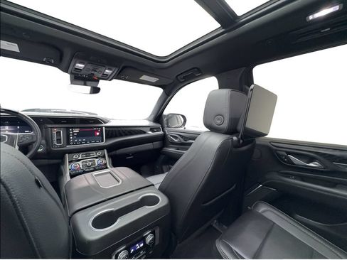 Used 2024 GMC Yukon Denali w/ Advanced Technology Package AWD/4WD image 44