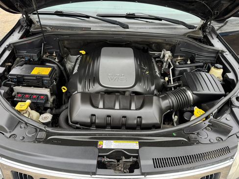 Used 2012 Jeep Grand Cherokee Limited w/ Luxury Group II image 27