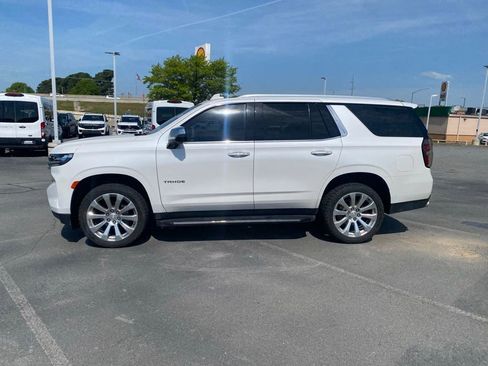 Used 2021 Chevrolet Tahoe Premier w/ Premium Package AWD/4WD image 4
