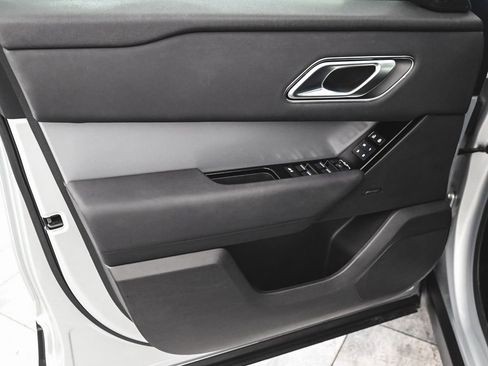 Used 2024 Land Rover Range Rover Velar S image 8