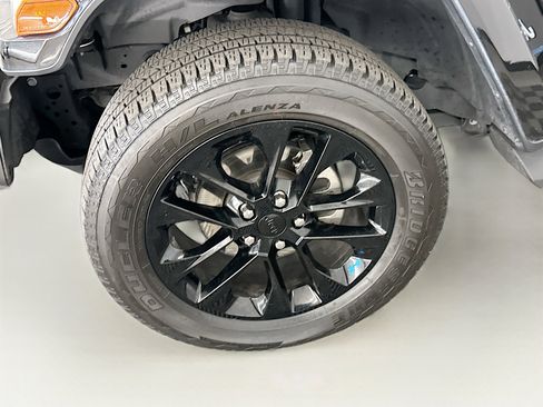 Used 2023 Jeep Wrangler Sahara image 11