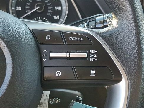 Used 2023 Hyundai Sonata SE w/ Preferred Accessory Package image 21