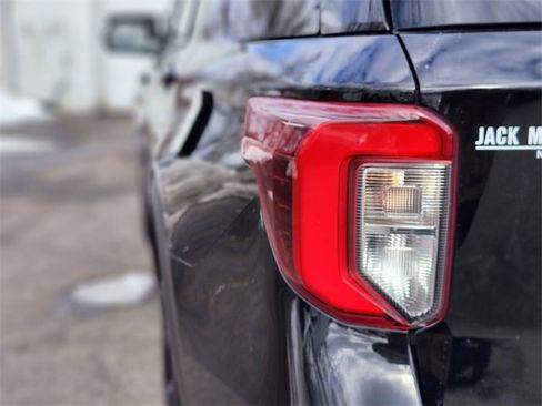 Certified 2022 Ford Explorer ST-Line w/ Class IV Trailer Tow Package image 9