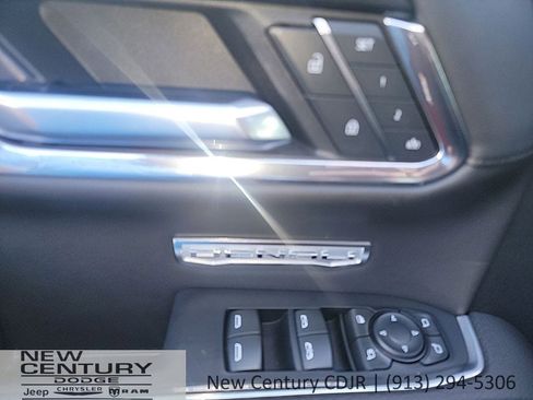 Used 2024 GMC Sierra 1500 Denali w/ Denali Reserve Package AWD/4WD image 11