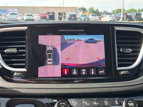 Used 2021 Chrysler Pacifica Limited w/ Premium & Safety Sphere Group AWD/4WD image 20