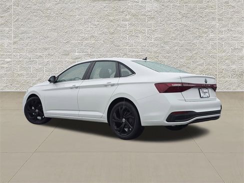 New 2026 Volkswagen Jetta SE FWD image 5