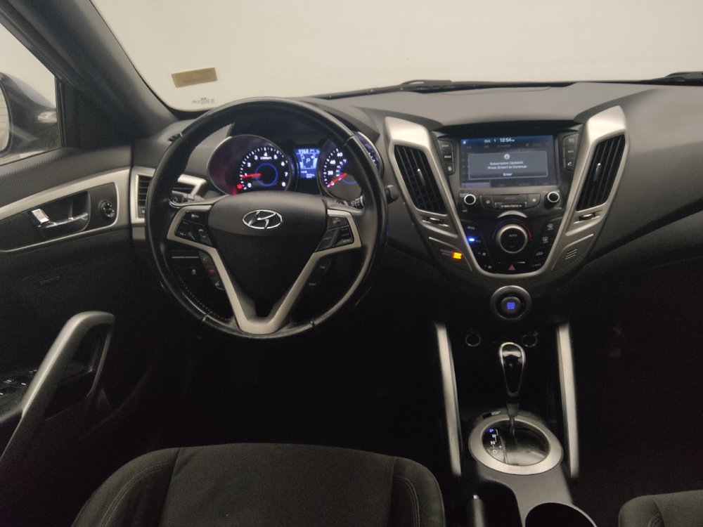 Used 2017 Hyundai Veloster Value Edition FWD image 22