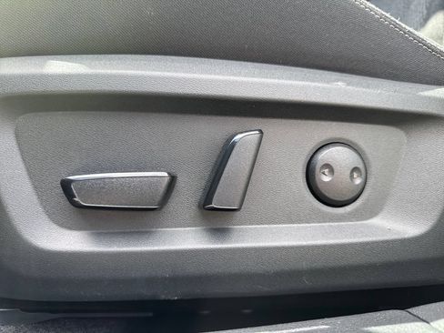 Used 2026 Nissan Rogue SV AWD/4WD image 12
