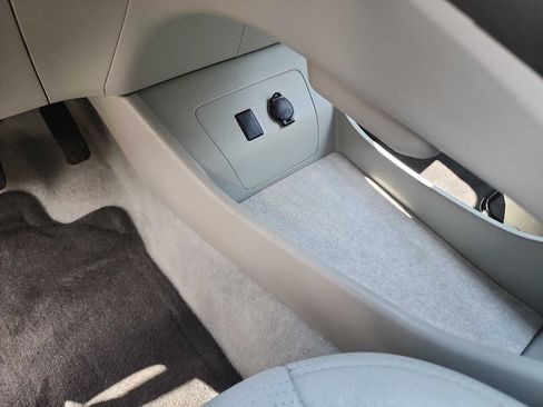 Used 2010 Toyota Prius Three FWD image 18