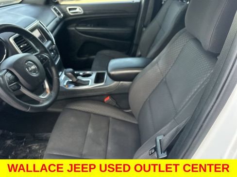 Used 2019 Jeep Grand Cherokee Laredo AWD/4WD image 20