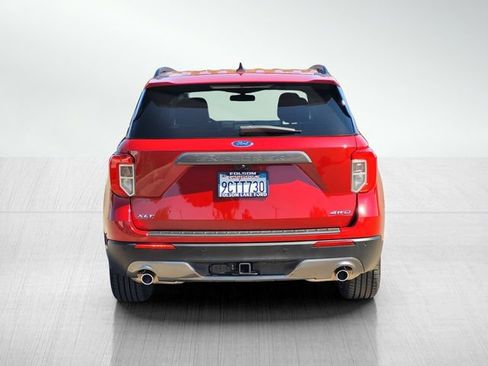 Certified 2022 Ford Explorer XLT w/ Equipment Group 202A image 5