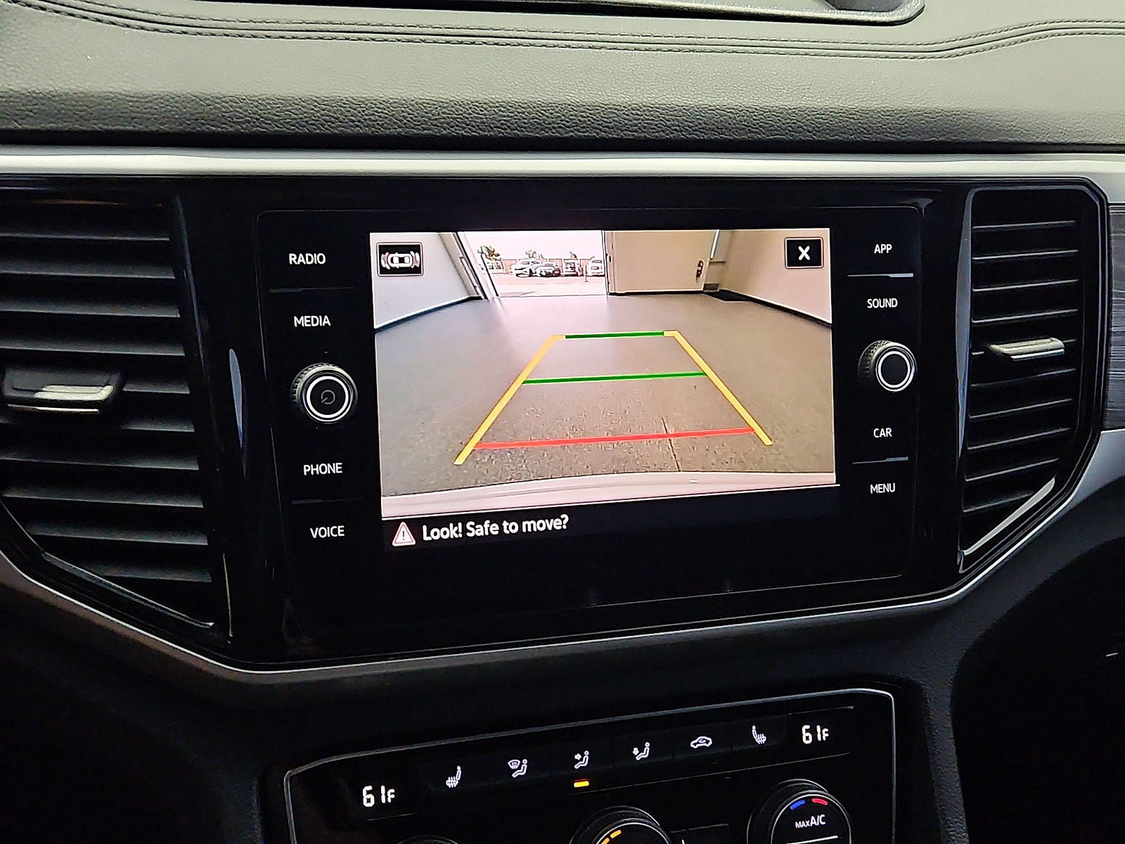 Certified 2022 Volkswagen Atlas Cross Sport SE AWD/4WD image 18