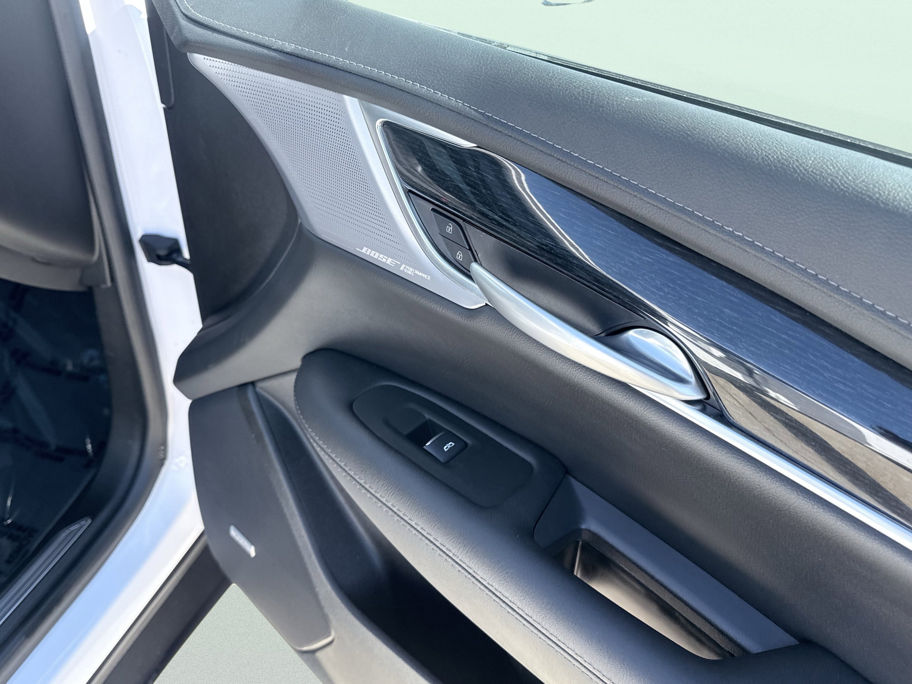 Used 2025 Cadillac XT5 Premium Luxury FWD image 41