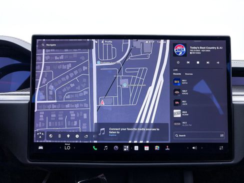 Used 2022 Tesla Model S Plaid AWD/4WD image 6