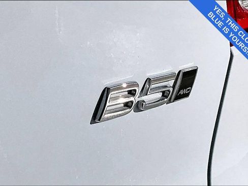 Certified 2025 Volvo XC40 B5 Plus image 41