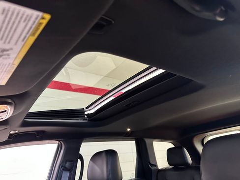 Certified 2022 Jeep Grand Cherokee Limited AWD/4WD image 9