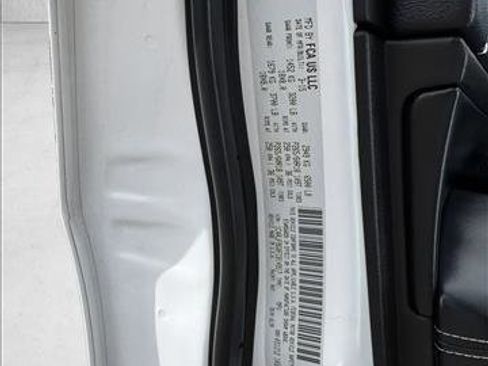 Used 2015 Jeep Grand Cherokee Limited image 22