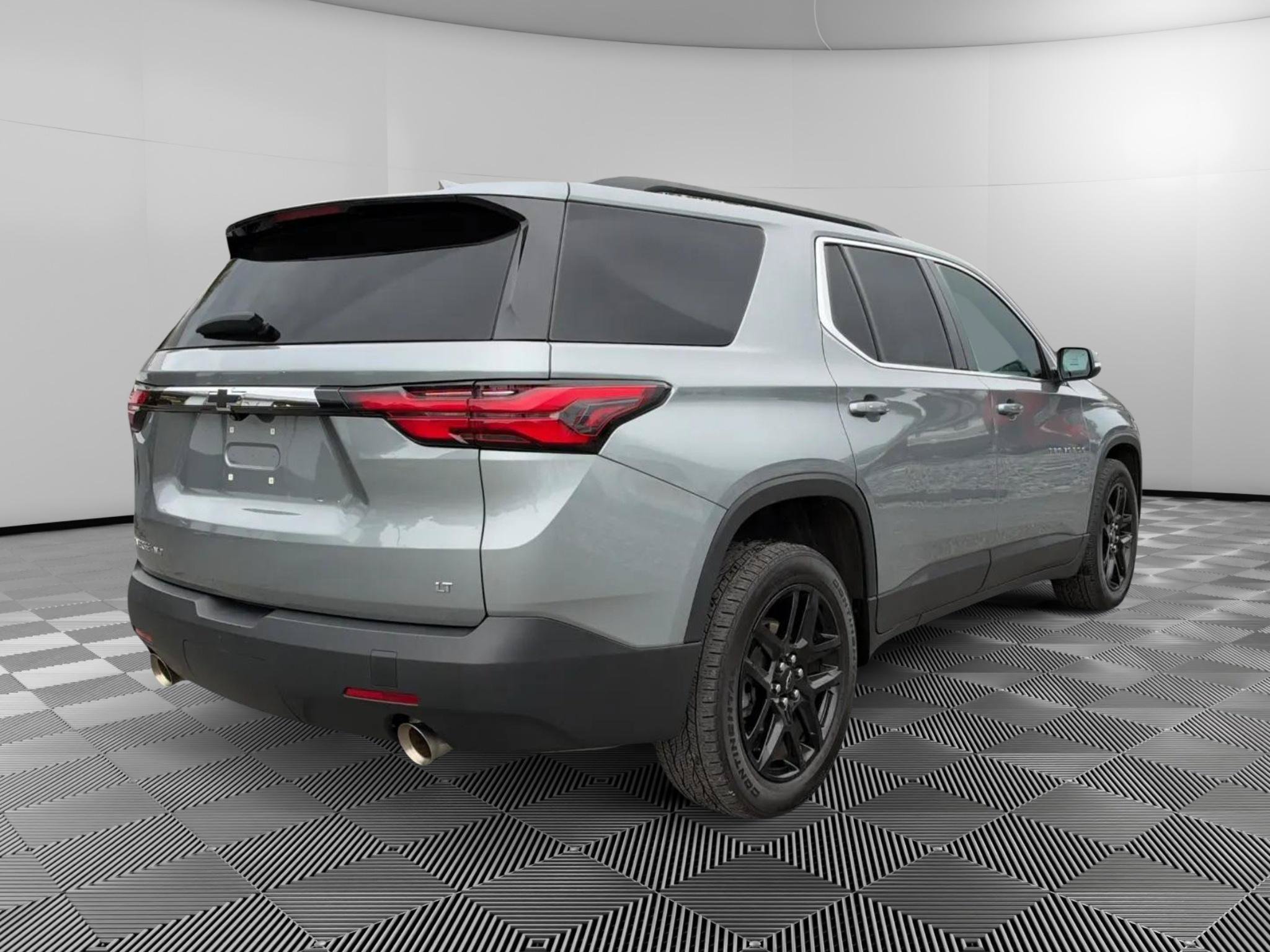 Used 2023 Chevrolet Traverse LT AWD/4WD image 4