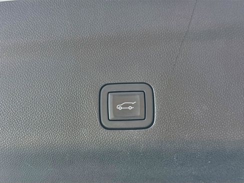 Used 2023 Chevrolet Tahoe Premier RWD image 41