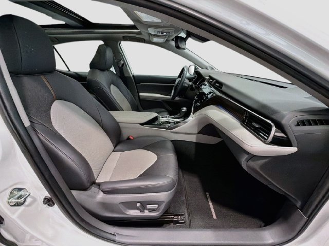 Used 2020 Toyota Camry XLE w/ Driver Assist Package FWD image 23