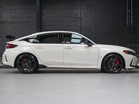 Used 2024 Honda Civic Type R image 19