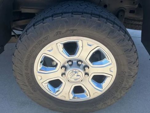 Used 2014 RAM 2500 Laramie w/ Convenience Group image 16