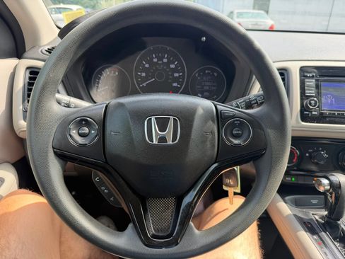 Used 2018 Honda HR-V LX image 17