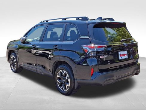 Used 2025 Subaru Forester Premium AWD/4WD image 4