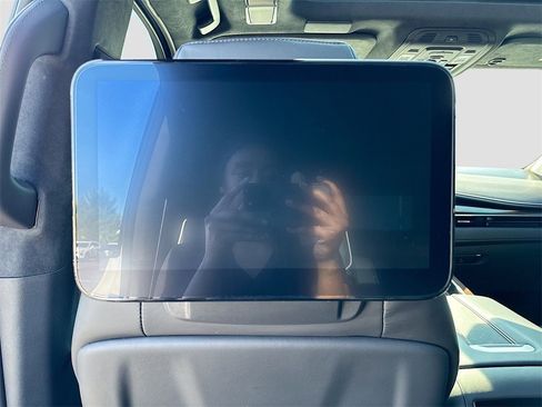 Certified 2023 Cadillac Escalade Sport Platinum w/ LPO, ONYX Package image 27