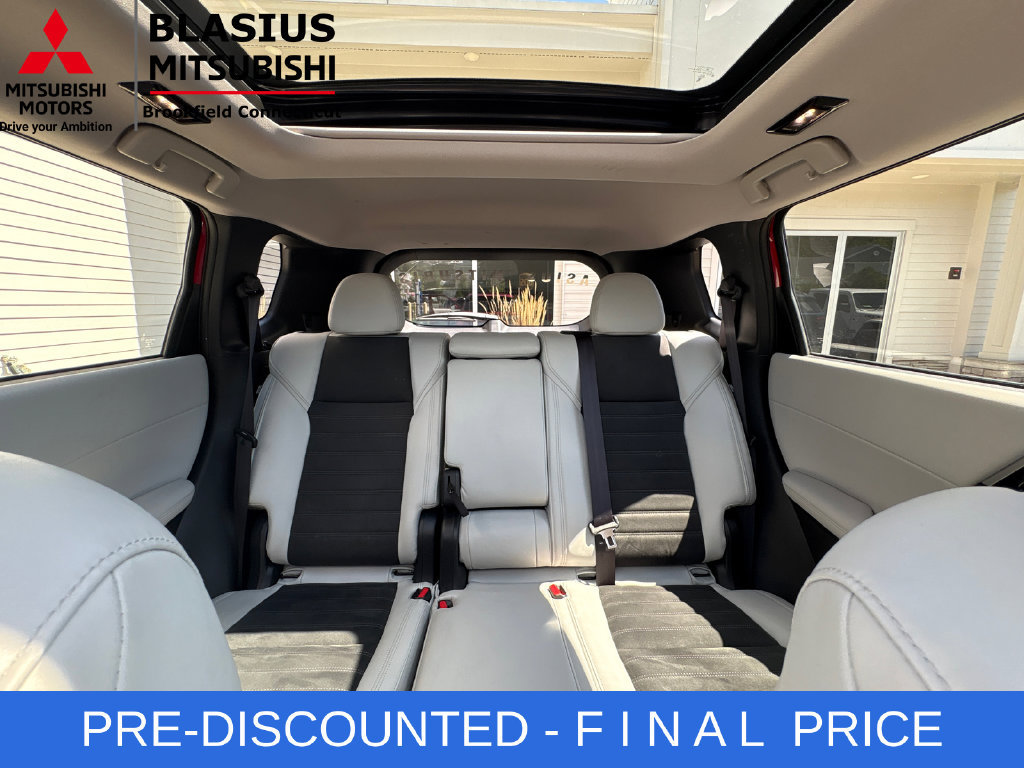 Used 2025 Mitsubishi Outlander SE AWD/4WD image 44
