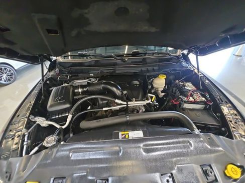 Used 2018 RAM 1500 Laramie w/ Convenience Group AWD/4WD image 24