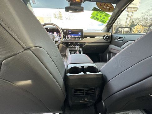 Certified 2024 Chevrolet Colorado Z71 w/ LPO, Dark Essentials Package image 21