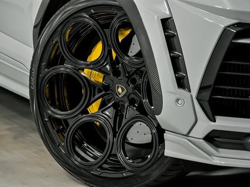 Used 2022 Lamborghini Urus AWD/4WD image 4